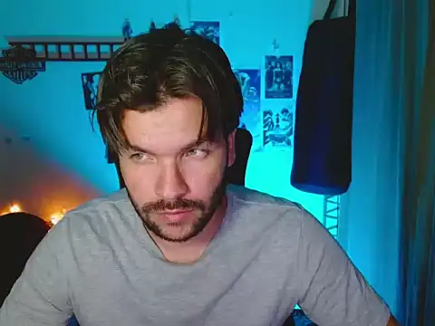 Snapshot of cortelioni_massimo_ chatting on 10/08/25, 01:47 cortelioni massimo online show from 10/08/25, 01:47