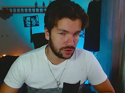 Snapshot of cortelioni_massimo_ chatting on 10/14/25, 12:50 cortelioni massimo online show from 10/14/25, 12:50