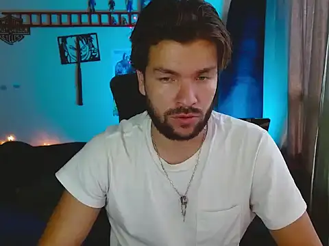 Snapshot of cortelioni_massimo_ chatting on 10/25/25, 08:36 cortelioni massimo online show from 10/25/25, 08:36