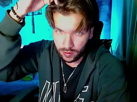 Snapshot of cortelioni_massimo_ chatting on 10/28/25, 02:48 cortelioni massimo online show from 10/28/25, 02:48