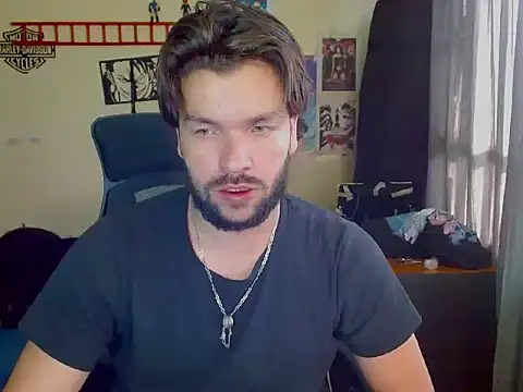 Snapshot of cortelioni_massimo_ chatting on 10/31/25, 09:38 cortelioni massimo online show from 10/31/25, 09:38