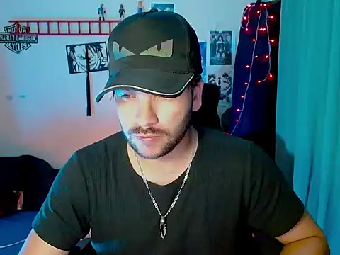 Snapshot of cortelioni_massimo_ chatting on 11/08/25, 02:45 cortelioni massimo online show from 11/08/25, 02:45