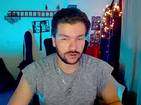 Snapshot of cortelioni_massimo_ chatting on 11/20/25, 08:41 cortelioni massimo online show from 11/20/25, 08:41