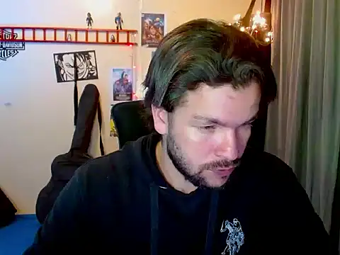 Snapshot of cortelioni_massimo_ chatting on 11/27/25, 01:40 cortelioni massimo online show from 11/27/25, 01:40