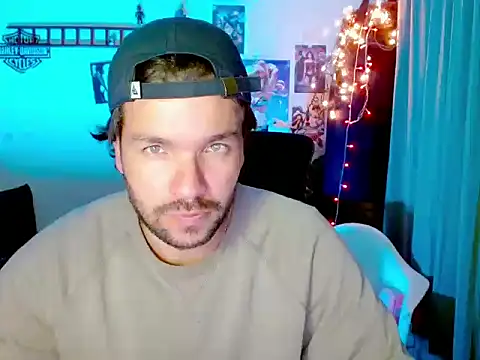 Snapshot of cortelioni_massimo_ chatting on 12/13/25, 11:32 cortelioni massimo online show from 12/13/25, 11:32