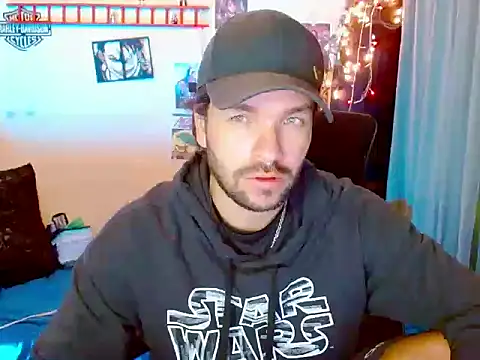 Snapshot of cortelioni_massimo_ chatting on 12/16/25, 12:26 cortelioni massimo online show from 12/16/25, 12:26