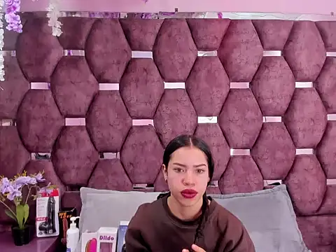 Nanis James online show from 02/25/26, 02:43