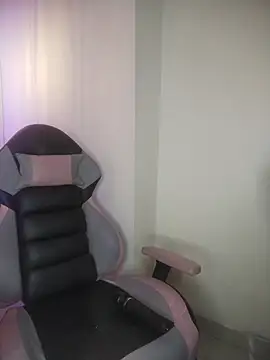 Snapshot of Dom_venena chatting on 11/23/25, 07:02 Dom venena online show from 11/23/25, 07:02