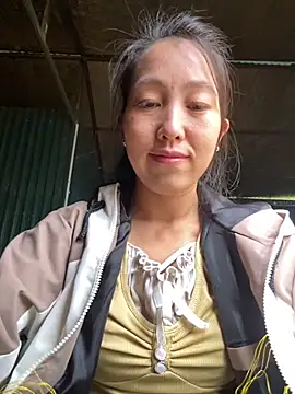 Huong-Ly online show from 11/07/25, 01:49