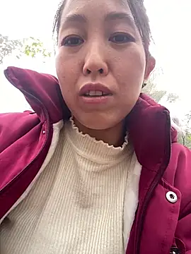 Huong-Ly online show from 12/04/25, 02:32