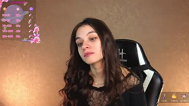 Leila Hefner online show from 11/06/25, 03:29