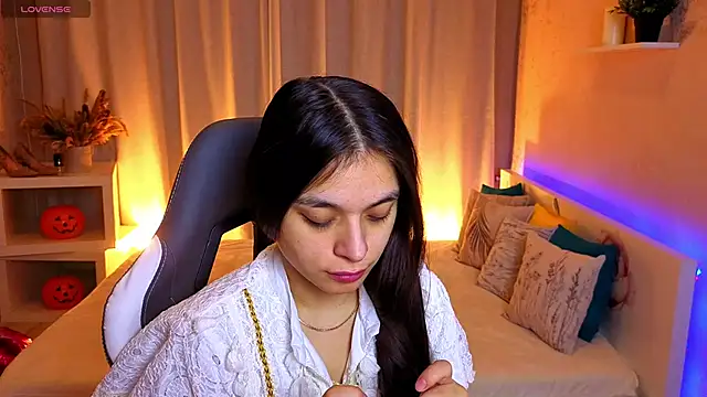 Leila Hefner online show from 11/27/25, 02:57