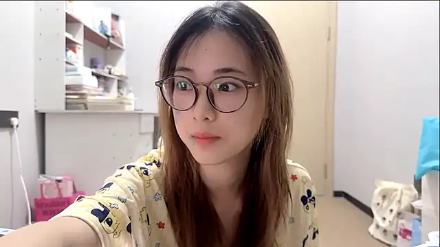 Snapshot of Ann-cookie chatting on 07/03/26, 04:13 Ann-cookie online show from 07/03/26, 04:13