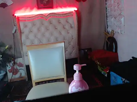 miss laila  online show from 10/01/25, 10:10