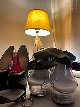 LesAmantsAE2 online show from 10/15/25, 09:42