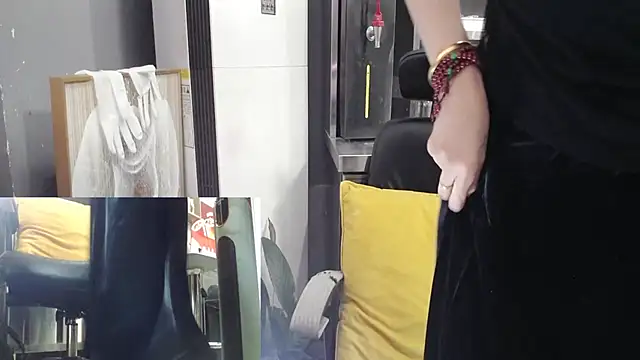 Snapshot of Eileen-L chatting on 11/10/25, 03:49 Eileen-L online show from 11/10/25, 03:49