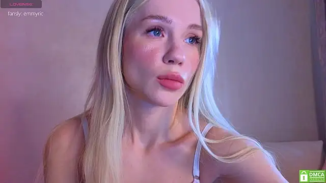 Snapshot of KittenFang chatting on 02/26/26, 08:46 KittenFang online show from 02/26/26, 08:46