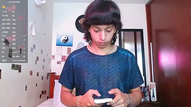 DannyPhantom555 online show from 10/22/25, 04:51