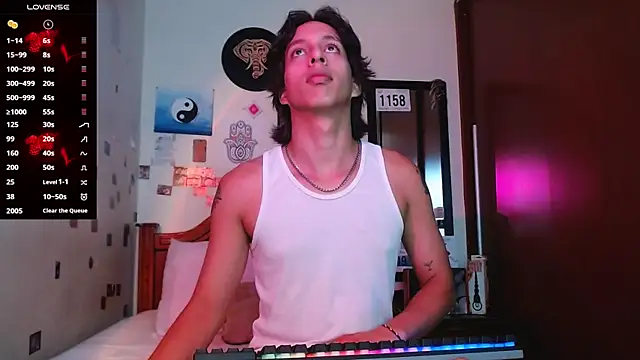 Snapshot of DannyPhantom555 chatting on 12/16/25, 06:57 DannyPhantom555 online show from 12/16/25, 06:57