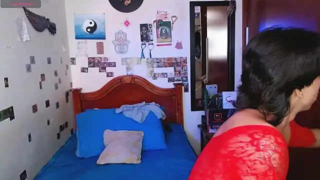 Snapshot of DannyPhantom555 chatting on 02/13/26, 07:43 DannyPhantom555 online show from 02/13/26, 07:43