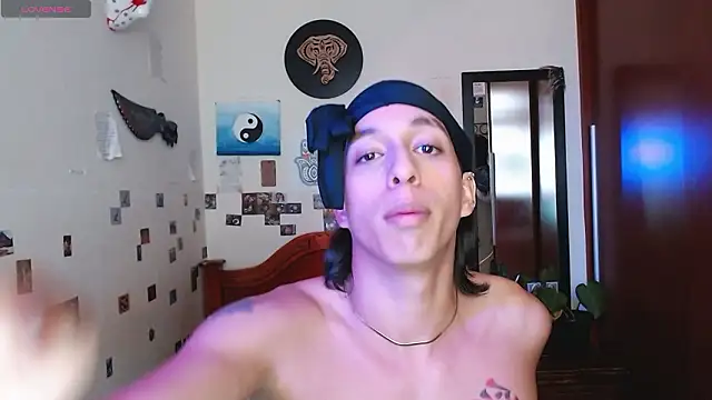 Snapshot of DannyPhantom555 chatting on 02/20/26, 07:25 DannyPhantom555 online show from 02/20/26, 07:25