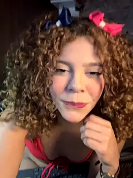 Snapshot of hannachris- chatting on 12/15/25, 12:04 hannachris- online show from 12/15/25, 12:04