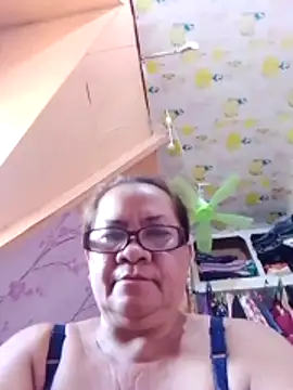 Snapshot of vickyhot1966 chatting on 05/01/26, 11:53 vickyhot1966 online show from 05/01/26, 11:53