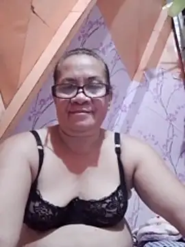Snapshot of vickyhot1966 chatting on 05/14/26, 12:34 vickyhot1966 online show from 05/14/26, 12:34