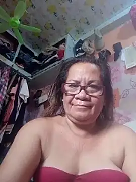 Snapshot of vickyhot1966 chatting on 05/18/26, 11:32 vickyhot1966 online show from 05/18/26, 11:32