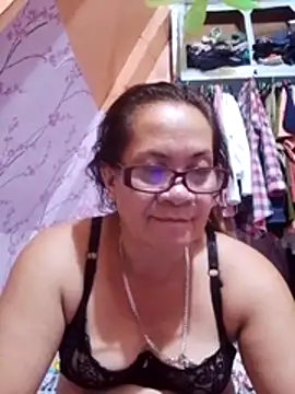 Snapshot of vickyhot1966 chatting on 05/22/26, 12:22 vickyhot1966 online show from 05/22/26, 12:22