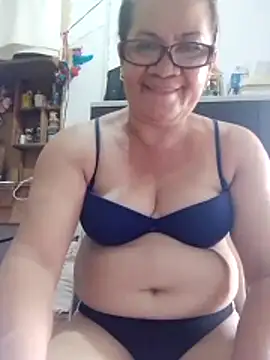 Snapshot of vickyhot1966 chatting on 05/27/26, 03:58 vickyhot1966 online show from 05/27/26, 03:58