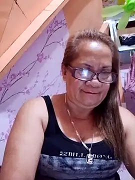 Snapshot of vickyhot1966 chatting on 06/05/26, 07:52 vickyhot1966 online show from 06/05/26, 07:52
