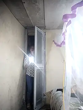 Dung-Thao19 online show from 10/31/25, 01:56