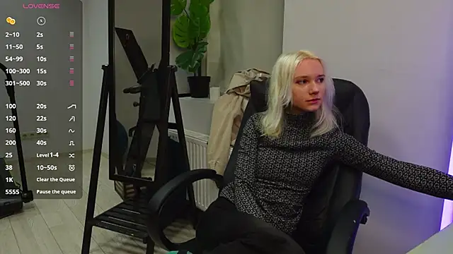 Laura Chaplin online show from 01/17/26, 06:29