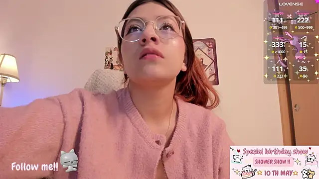 emily uwu0 online show from 04/22/26, 12:02