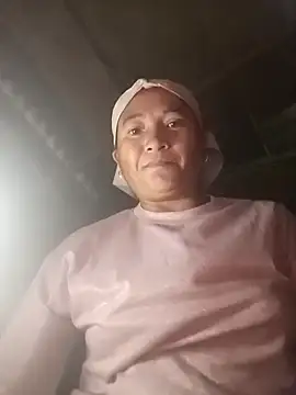 Love-Mama33 online show from 10/26/25, 02:39