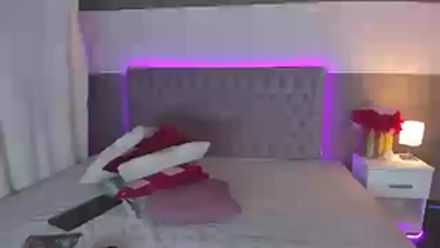 Snapshot of NathalyStars chatting on 10/20/25, 01:11 NathalyStars online show from 10/20/25, 01:11