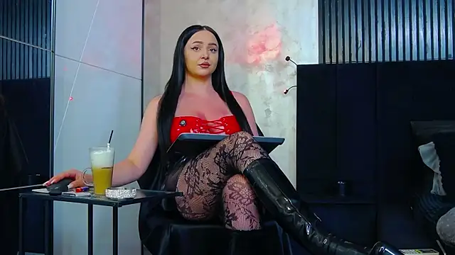 Snapshot of wickeddenise chatting on 06/18/26, 12:20 wickeddenise online show from 06/18/26, 12:20