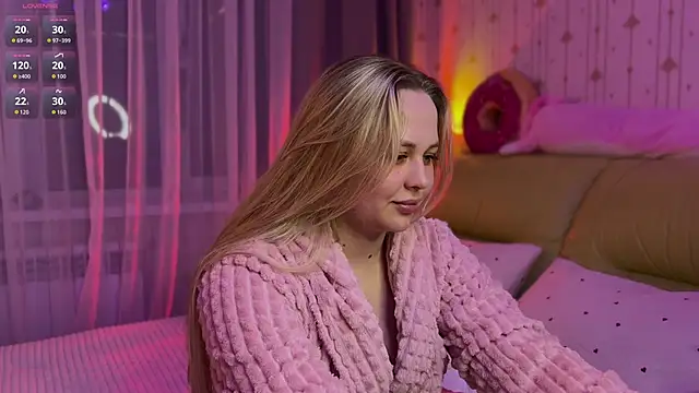 Estella Elwood online show from 04/21/26, 06:34