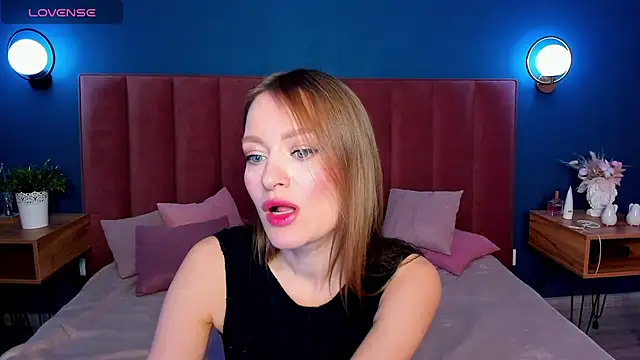 EvelynPoole online show from 12/01/25, 01:32