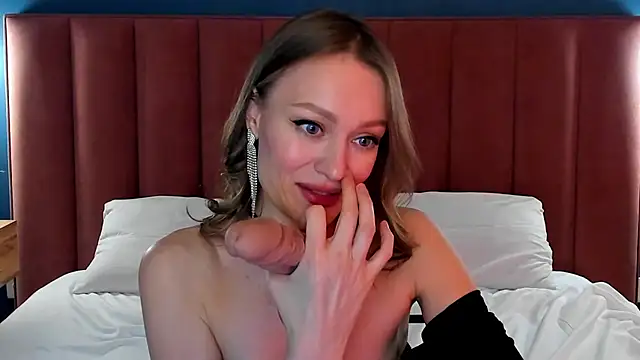 EvelynPoole online show from 04/11/26, 08:40