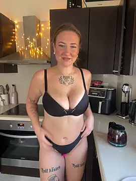 Snapshot of ManjaWinkler chatting on 12/01/25, 08:19 ManjaWinkler online show from 12/01/25, 08:19