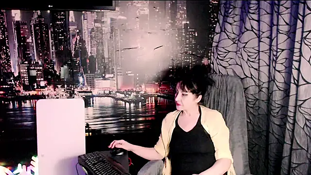 AMOURSWEET2025 online show from 03/20/26, 09:41