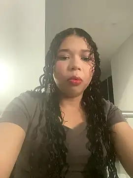 STEFANY MOLL online show from 10/20/25, 02:39