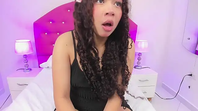 STEFANY MOLL online show from 11/27/25, 04:03