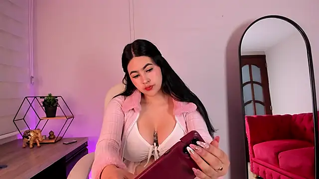 Snapshot of Emma__clark_ chatting on 10/22/25, 12:38 Emma clark online show from 10/22/25, 12:38