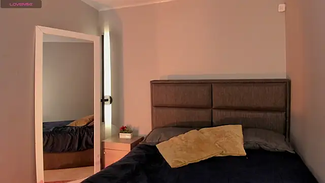 Emma  clark  online show from 04/22/26, 12:28