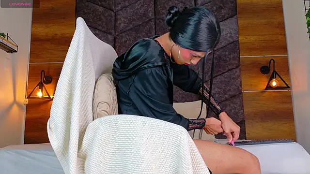 Nickifox   online show from 01/10/26, 07:59