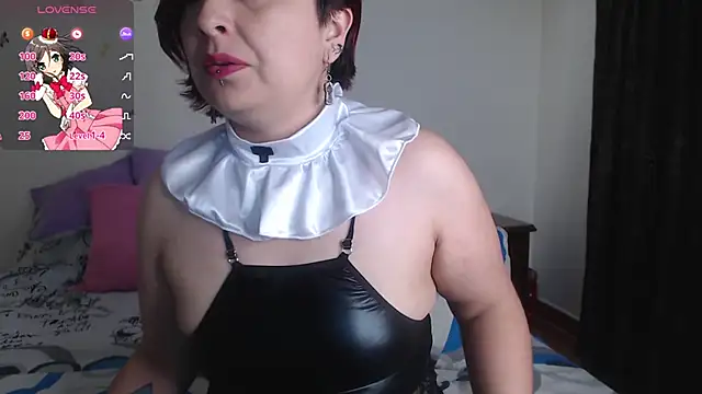 evangeline lover online show from 10/24/25, 12:12