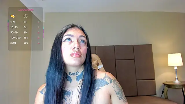 AlexiaCooperr online show from 04/27/26, 02:37